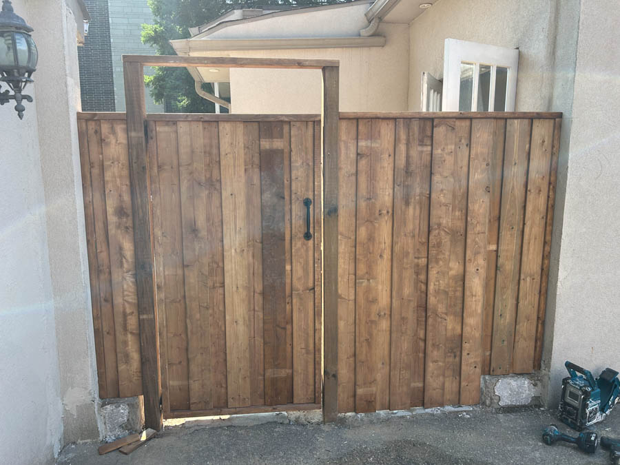 Portfolio-img-15 wooden fence with door by Kerta Construction