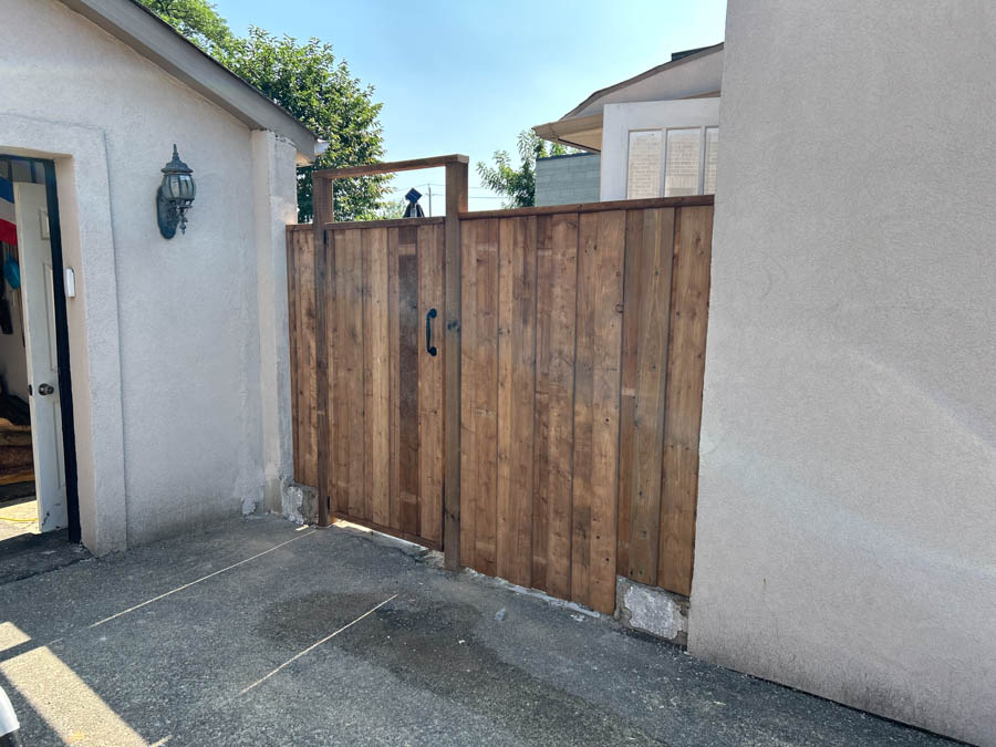 Portfolio-img-16 wooden fence with door by Kerta Construction