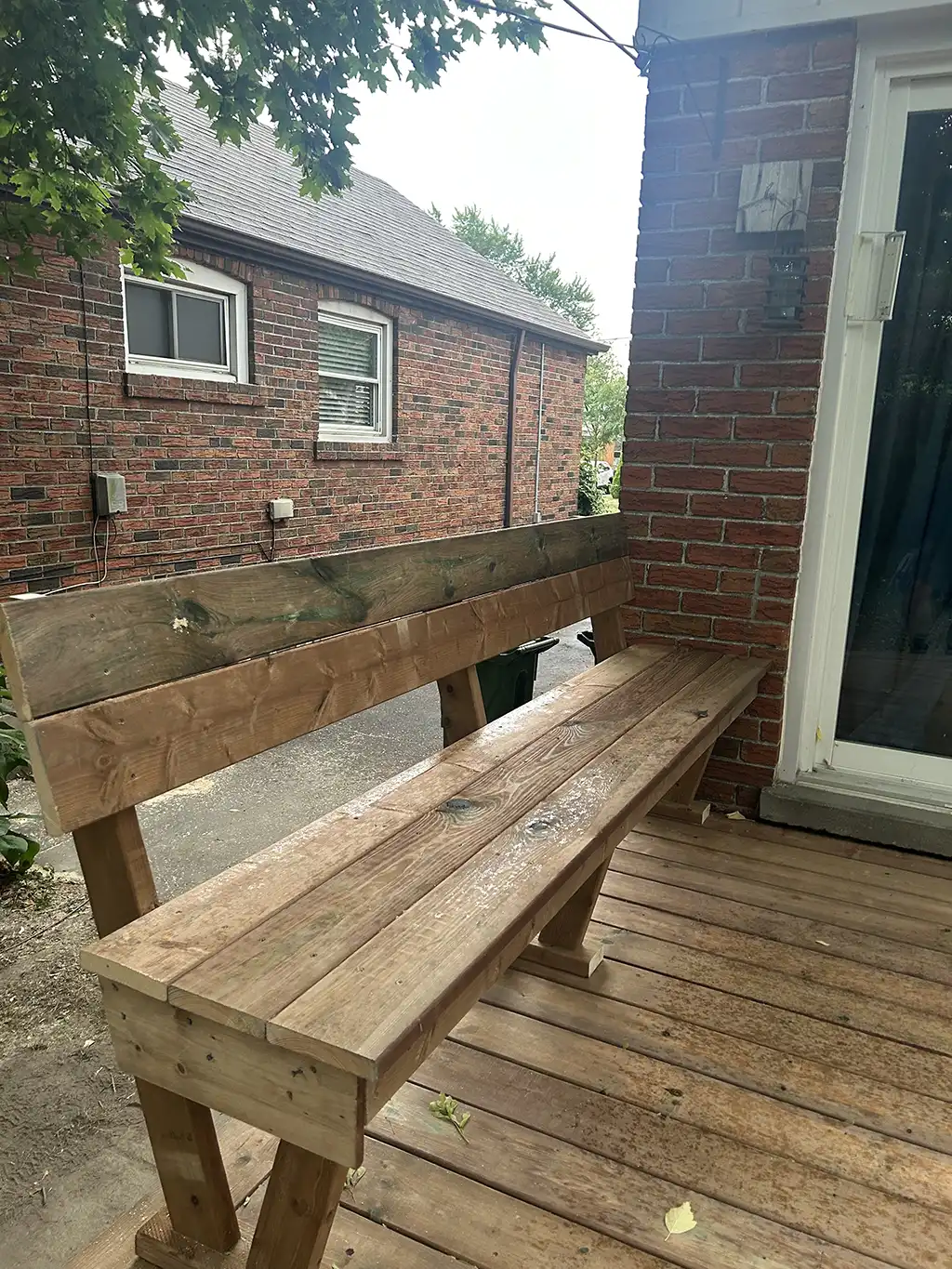Portfolio-img-42 deck with built in seats by Kerta Construction