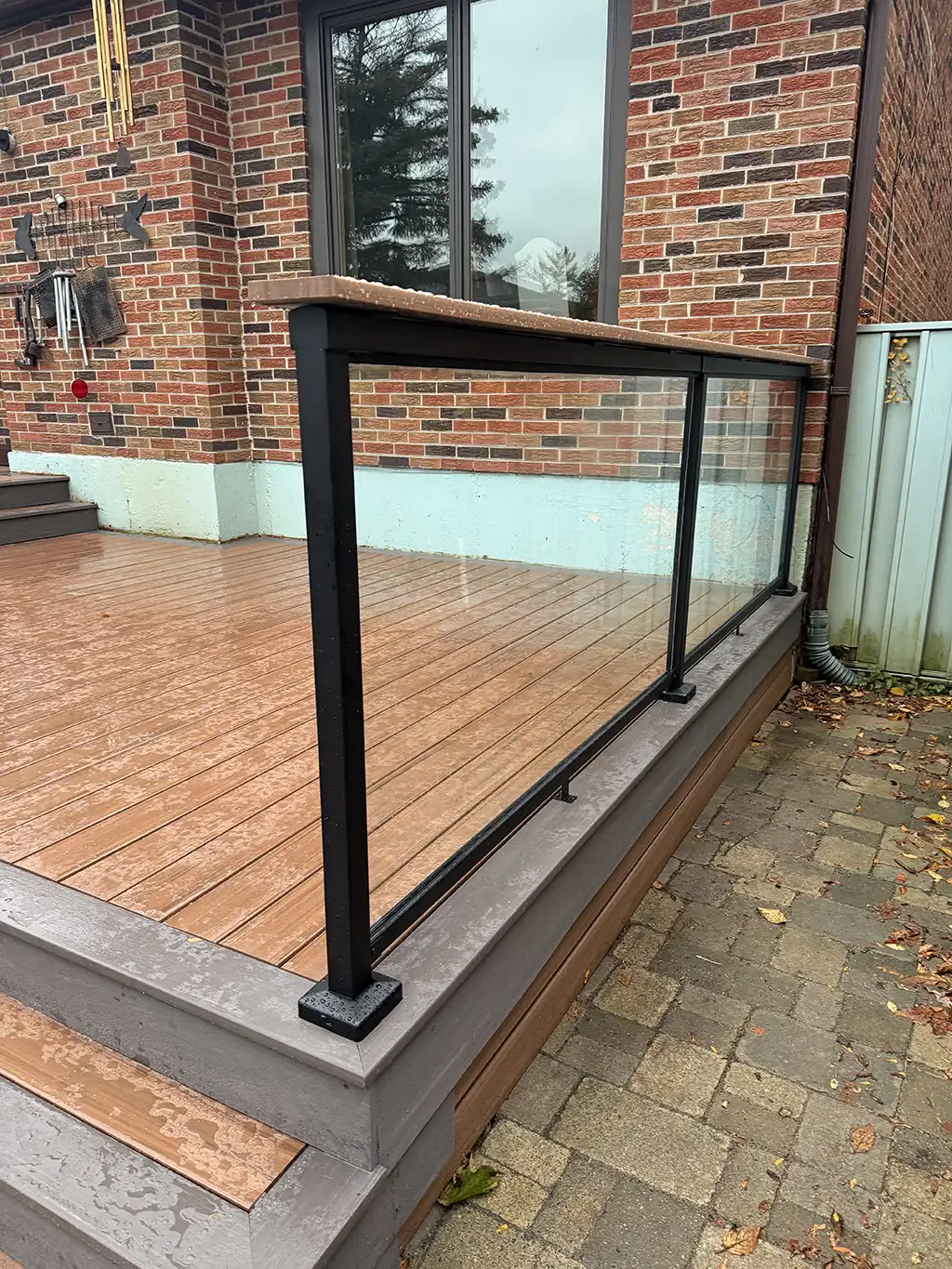 Portfolio-img-51 glass fence on multi tiered deck built by Kerta Construction