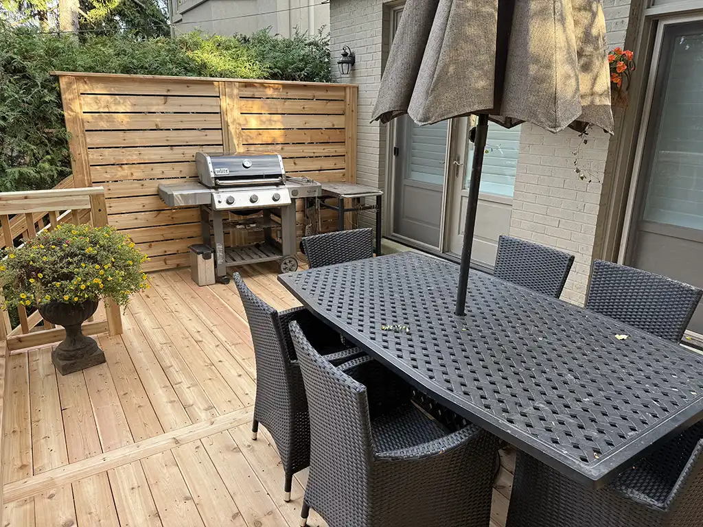 Portfolio-img-53 deck and privacy fence built by Kerta Construction