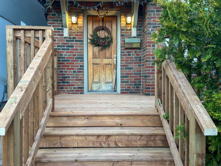 Portfolio-img-8 closeup of front steps by Kerta Construction