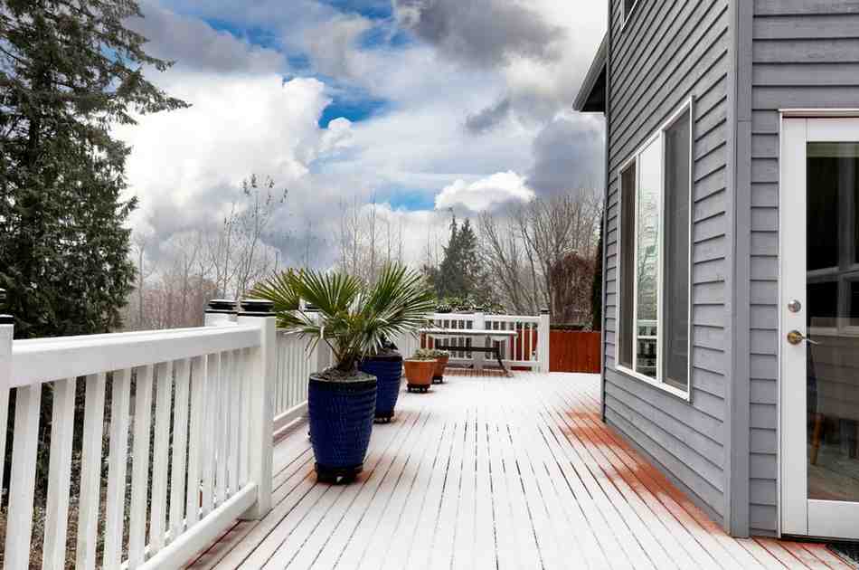 Deck Material Comparison Highlighting Performance and Longevity by Kerta Construction